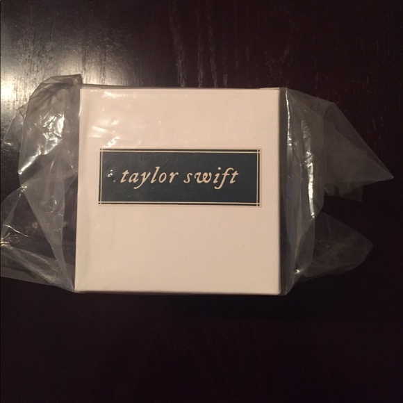 Taylor Swift Mother’s Day Candle - Picture 2 of 5